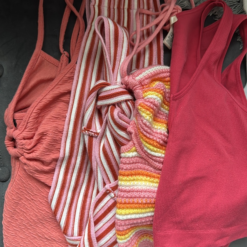 PINK TANK TOPS - SUPER CUTE - MEDIUM - cropped 4 pack